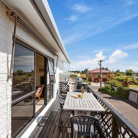Lake Vista At Two Mile Bay- Taupo Central Home 外观 照片