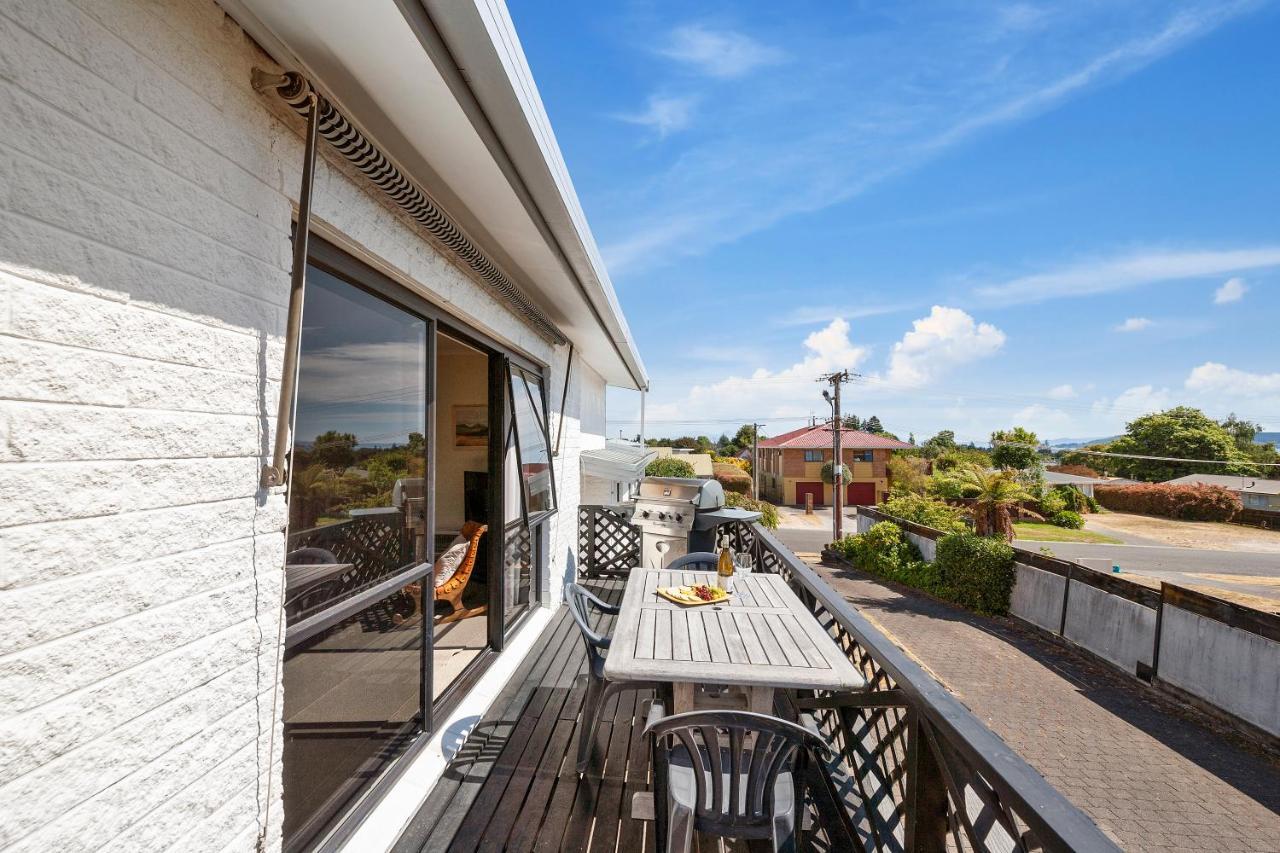Lake Vista At Two Mile Bay- Taupo Central Home 外观 照片