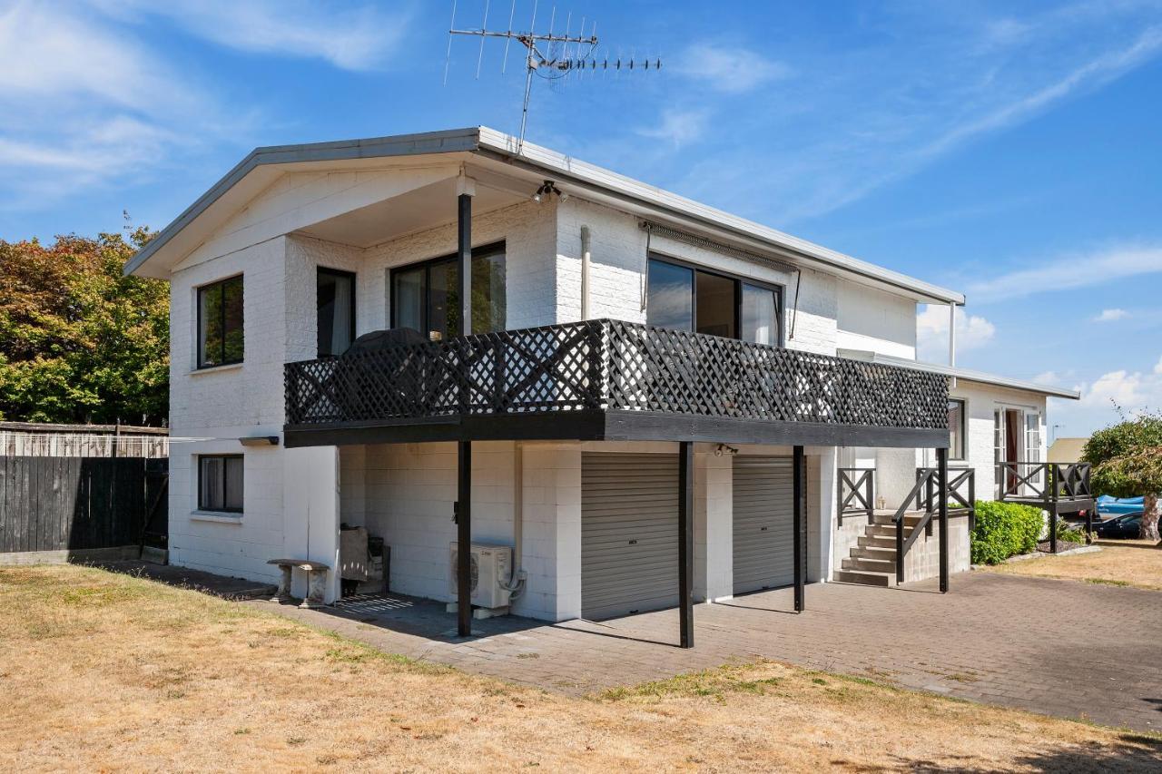 Lake Vista At Two Mile Bay- Taupo Central Home 外观 照片